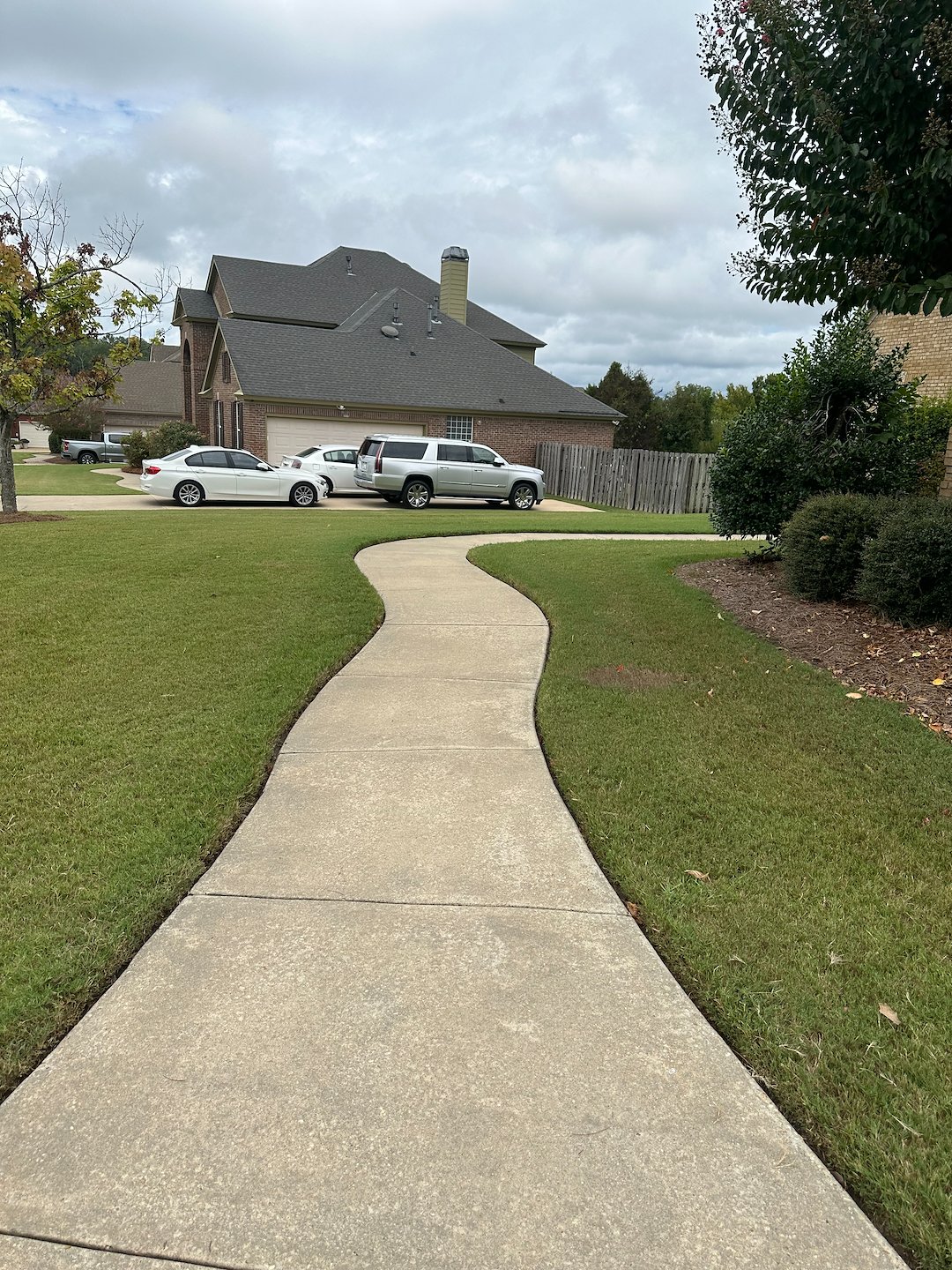 Pre-Listing Pressure Washing in Montgomery, Alabama: Driveway, Walkway, and Patio Cleaning for Deer Creek Home