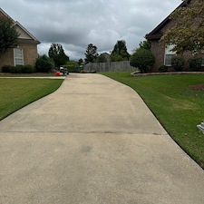 Pre-Listing-Pressure-Washing-in-Montgomery-Alabama-Driveway-Walkway-and-Patio-Cleaning-for-Deer-Creek-Home 2